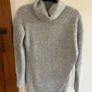 Banana Republic Grey Crossover Sweater (Small)